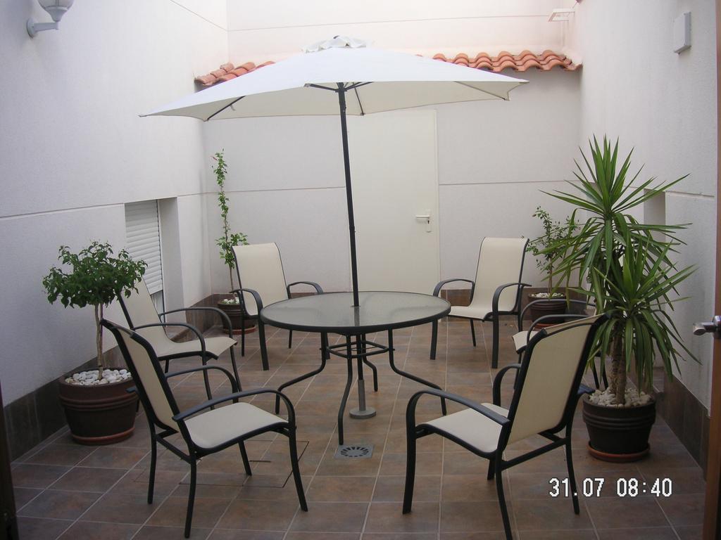 Hotel Alcazar Alcazar de San Juan Bagian luar foto